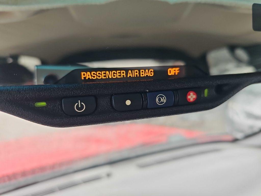 Chevrolet Avalanche 1500 5dr Crew Cab 130" WB 4WD 2003