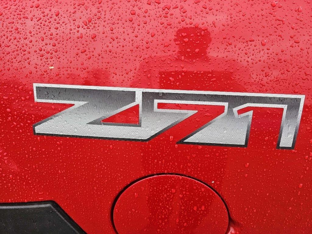 Chevrolet Avalanche 1500 5dr Crew Cab 130" WB 4WD 2003