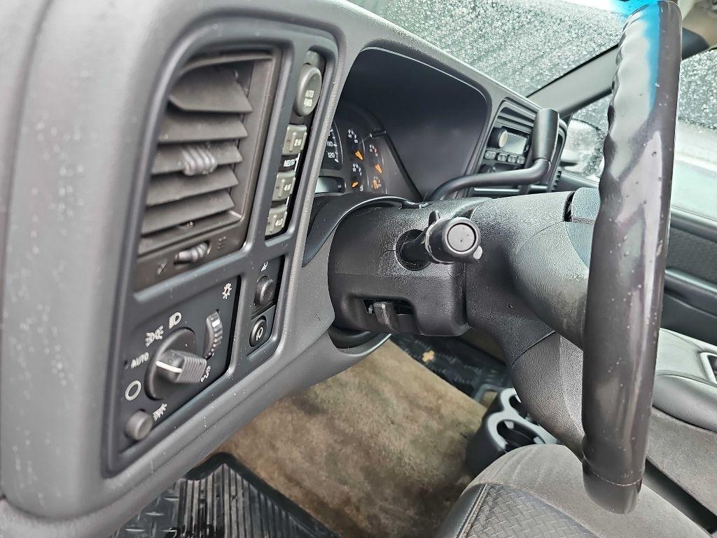 Chevrolet Avalanche 1500 5dr Crew Cab 130" WB 4WD 2003