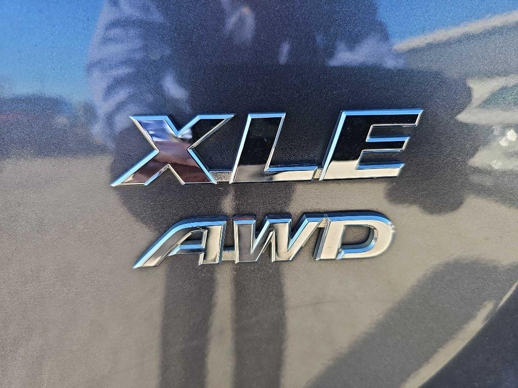 Toyota RAV4 XLE AWD 2018