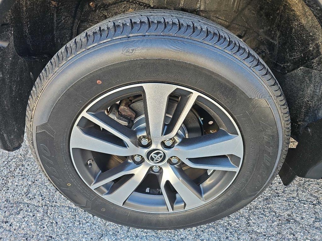 Toyota RAV4 XLE AWD 2018