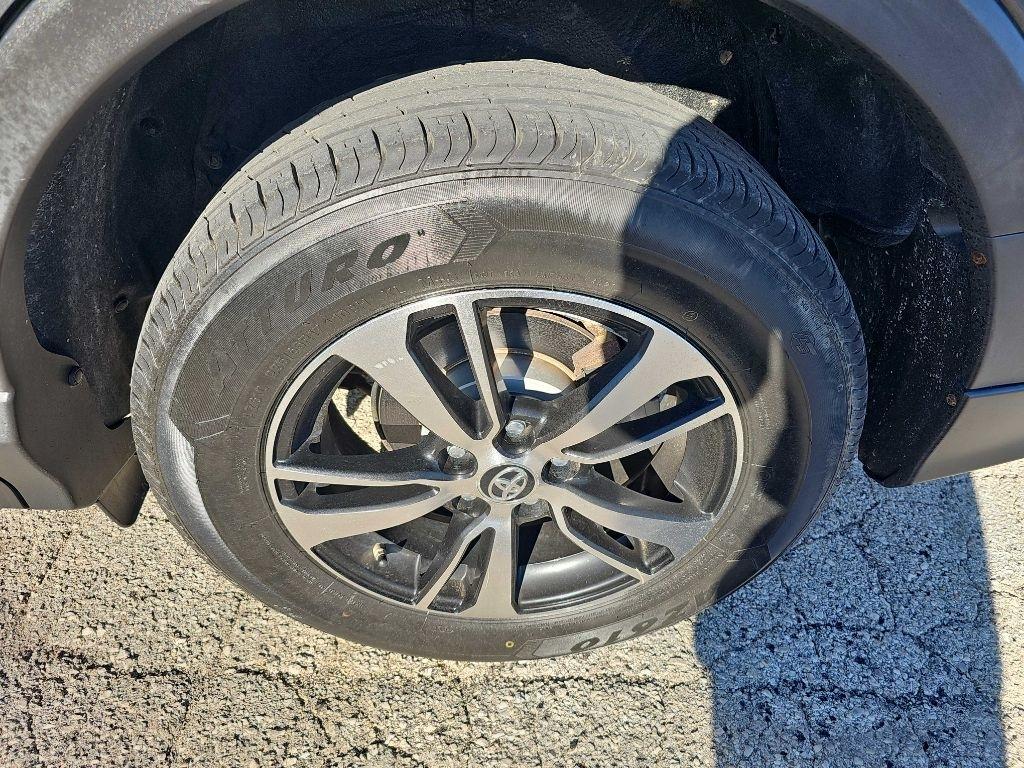 Toyota RAV4 XLE AWD 2018