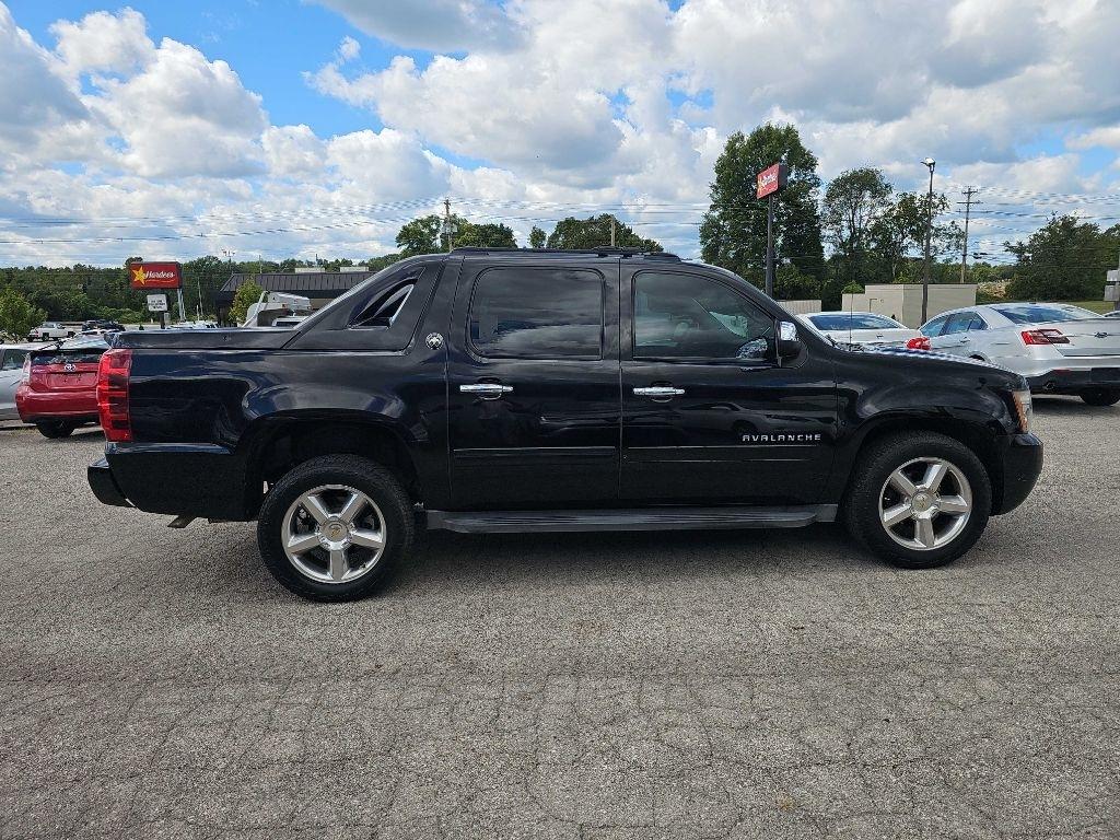 Chevrolet Avalanche 2WD Crew Cab LT 2013
