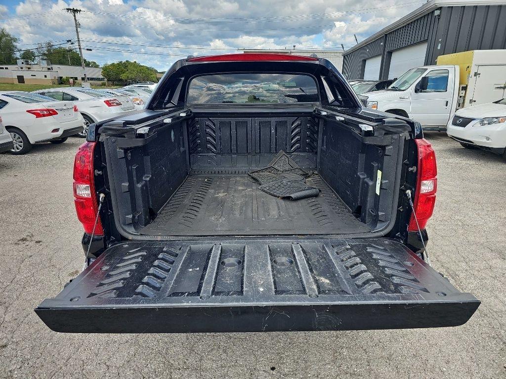 Chevrolet Avalanche 2WD Crew Cab LT 2013