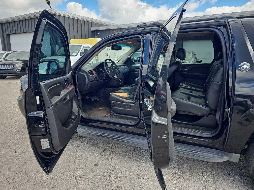 Chevrolet Avalanche 2WD Crew Cab LT 2013