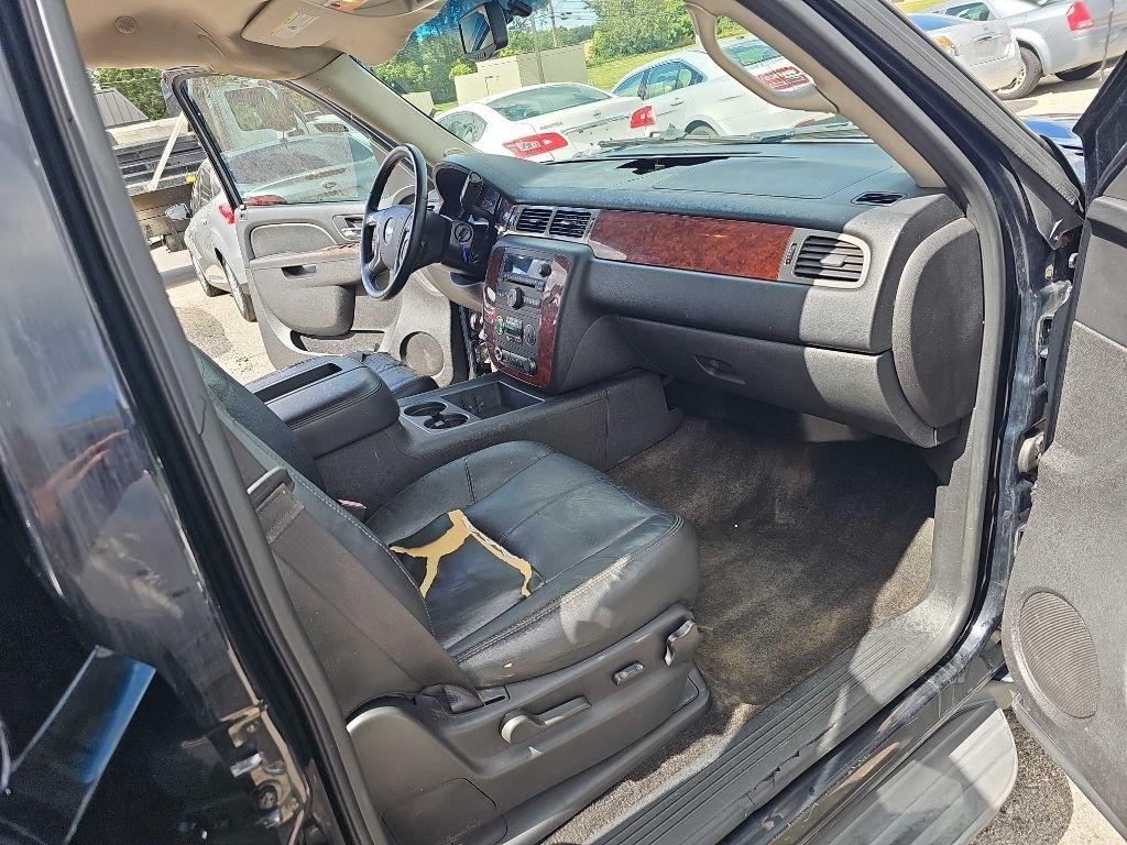 Chevrolet Avalanche 2WD Crew Cab LT 2013