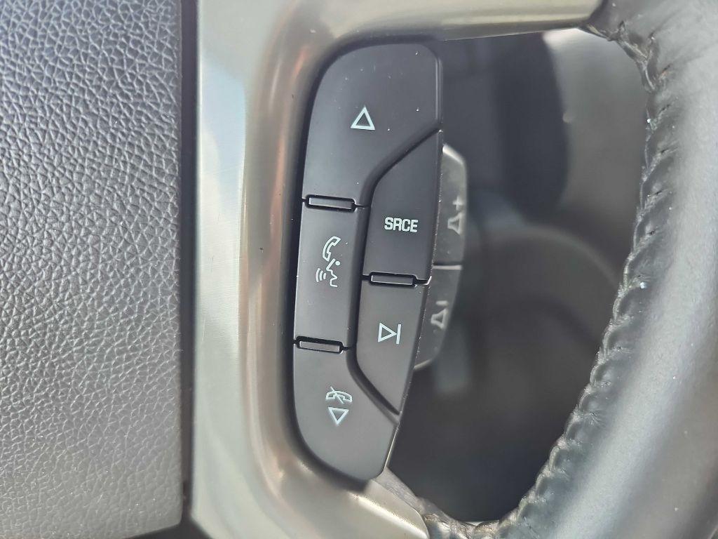 Chevrolet Avalanche 2WD Crew Cab LT 2013