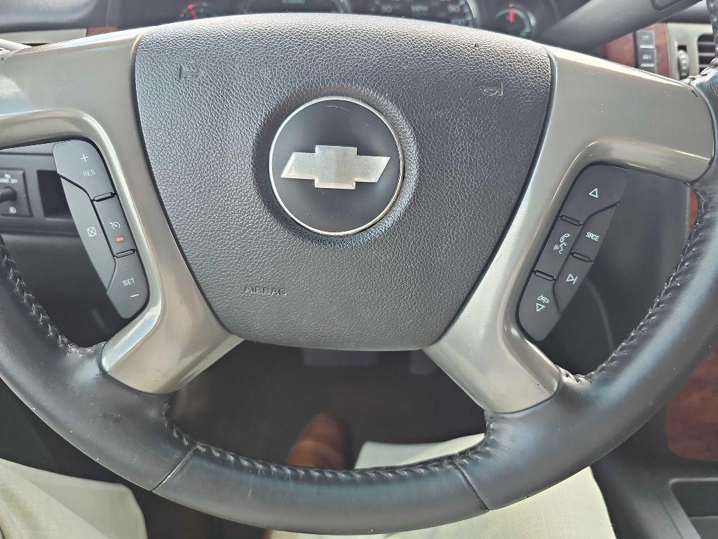 Chevrolet Avalanche 2WD Crew Cab LT 2013