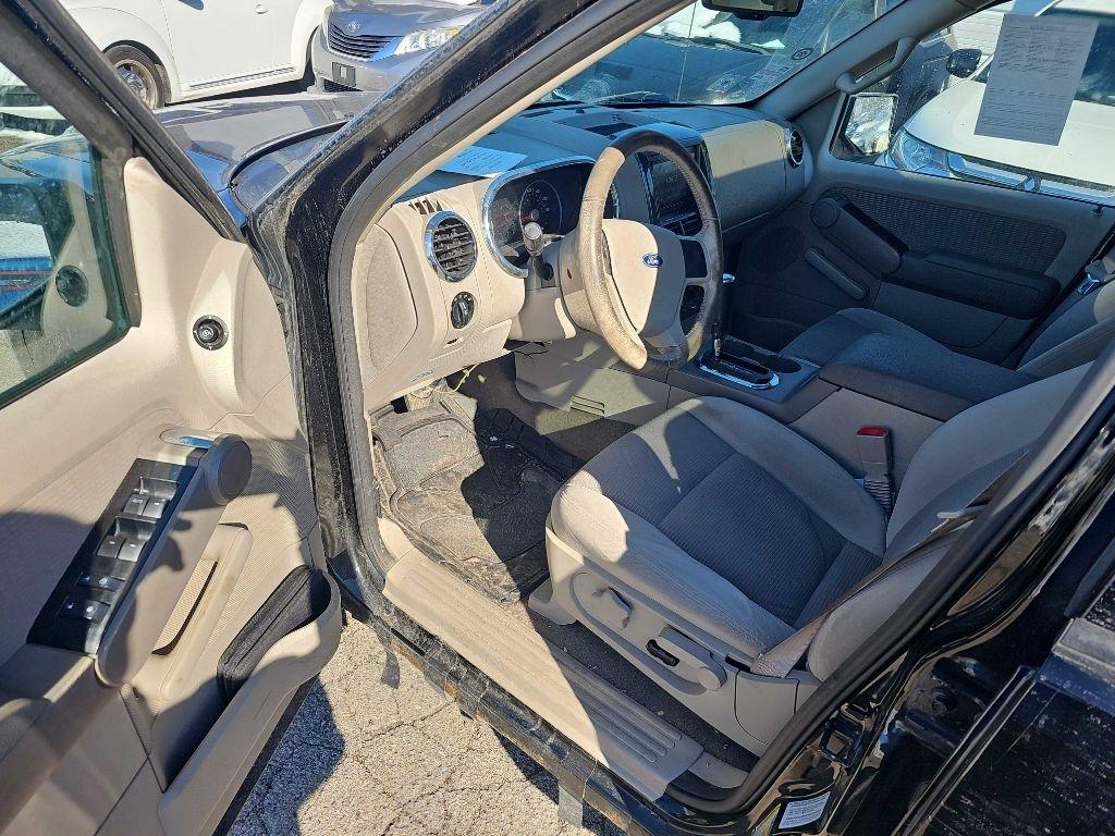 Ford Explorer 4dr 114" WB 4.6L XLT 4WD 2006