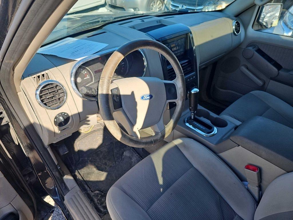 Ford Explorer 4dr 114" WB 4.6L XLT 4WD 2006