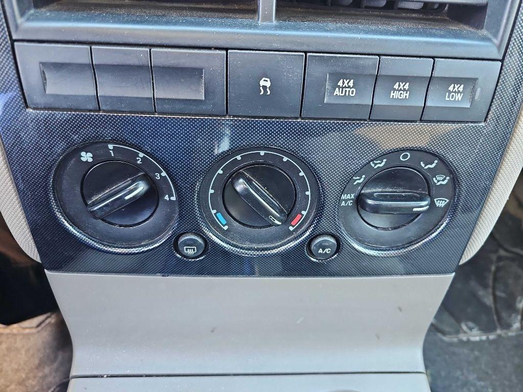 Ford Explorer 4dr 114" WB 4.6L XLT 4WD 2006