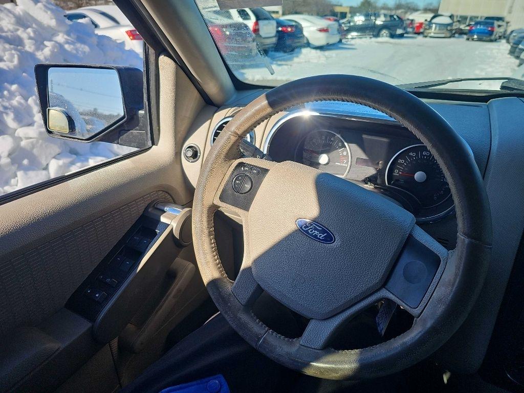 Ford Explorer 4dr 114" WB 4.6L XLT 4WD 2006