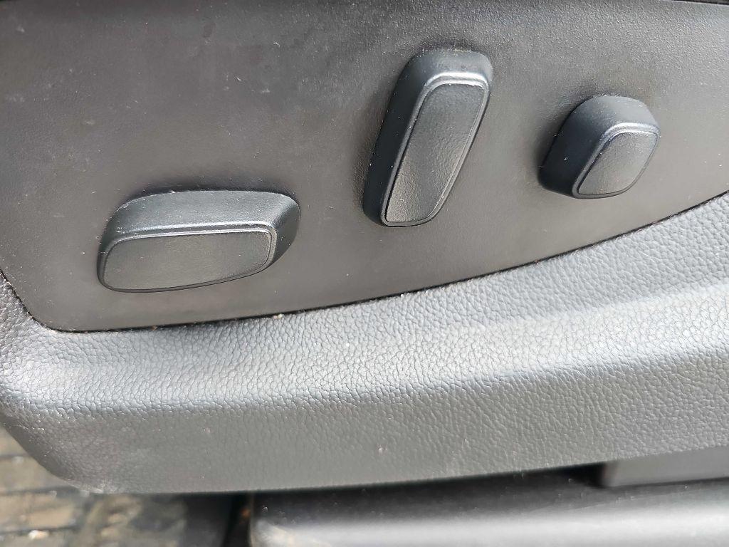 Chevrolet Tahoe 4WD 4dr LT 2017