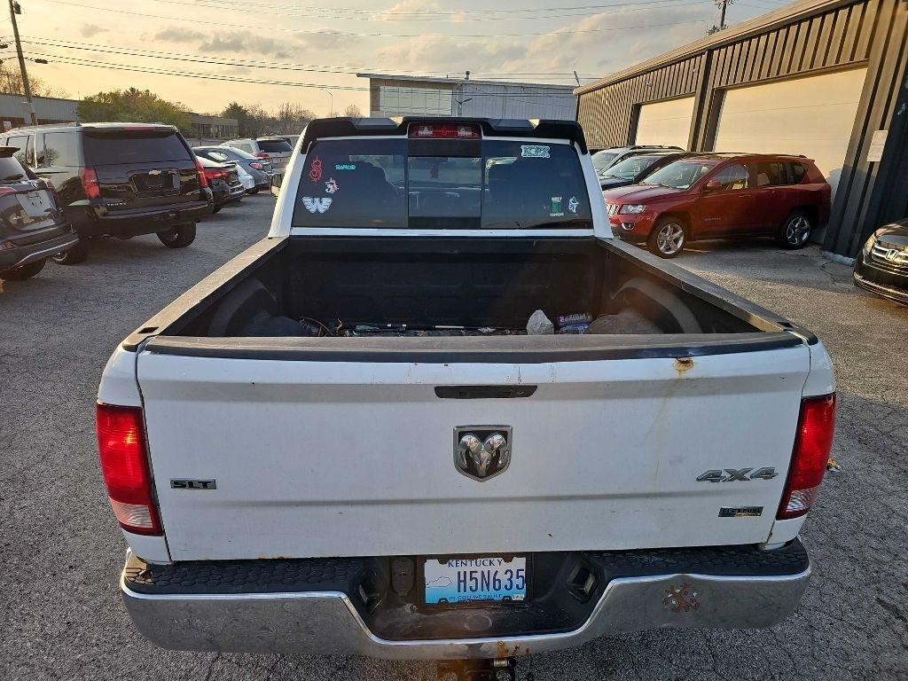 RAM 1500 4WD Crew Cab 140.5" SLT 2011