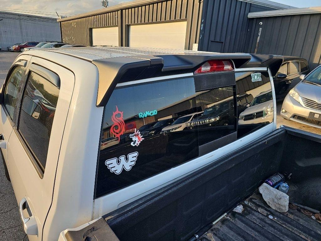 RAM 1500 4WD Crew Cab 140.5" SLT 2011