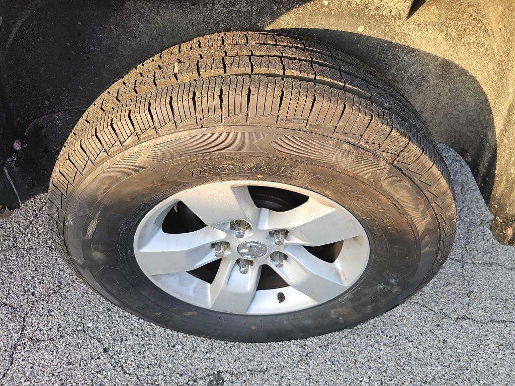 RAM 1500 4WD Crew Cab 140.5" SLT 2011