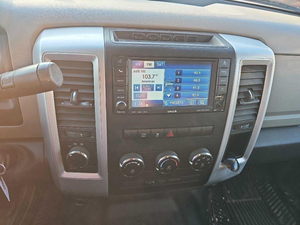 RAM 1500 4WD Crew Cab 140.5" SLT 2011