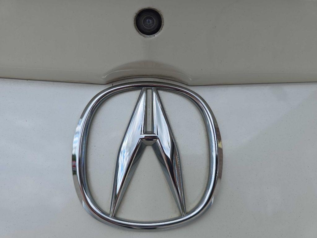 Acura TL 6-Speed AT with Tech Package 2010