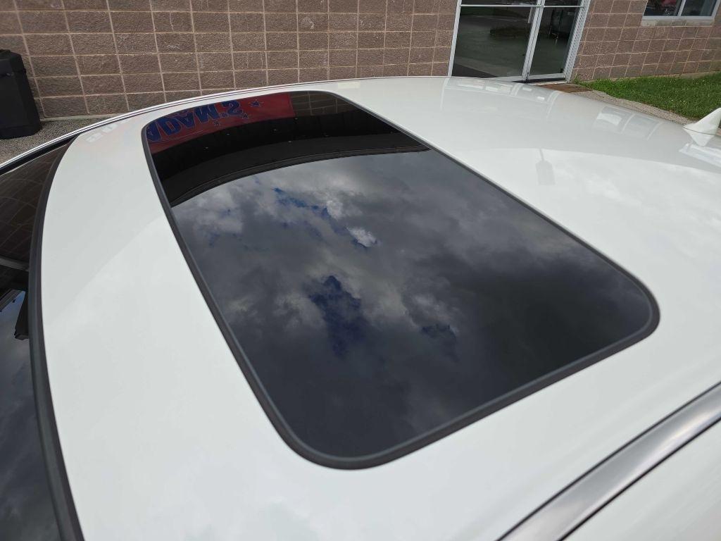 Acura TL 6-Speed AT with Tech Package 2010