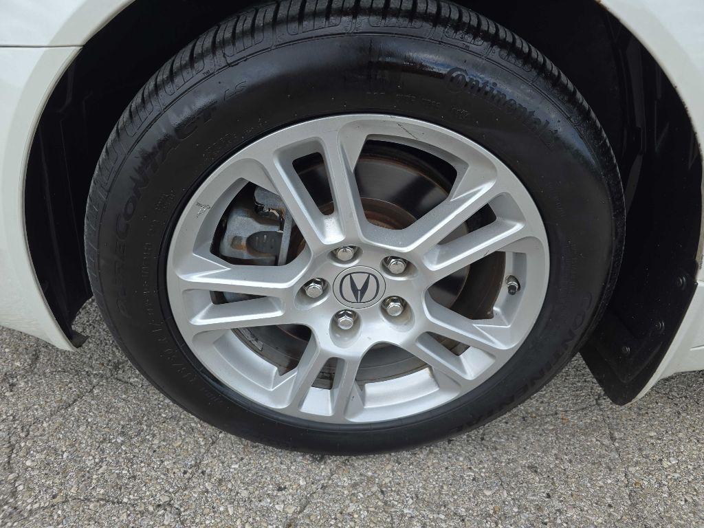Acura TL 6-Speed AT with Tech Package 2010