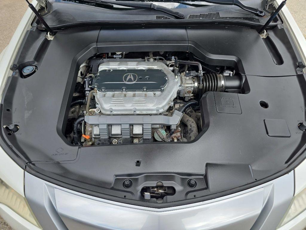 Acura TL 6-Speed AT with Tech Package 2010