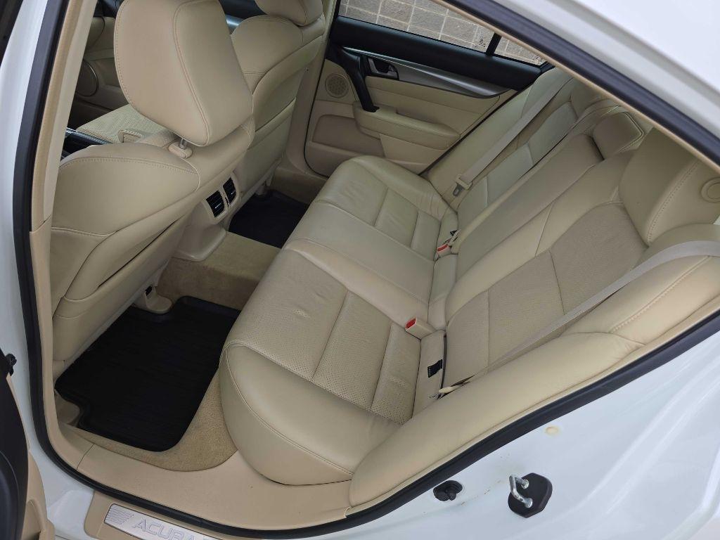 Acura TL 6-Speed AT with Tech Package 2010