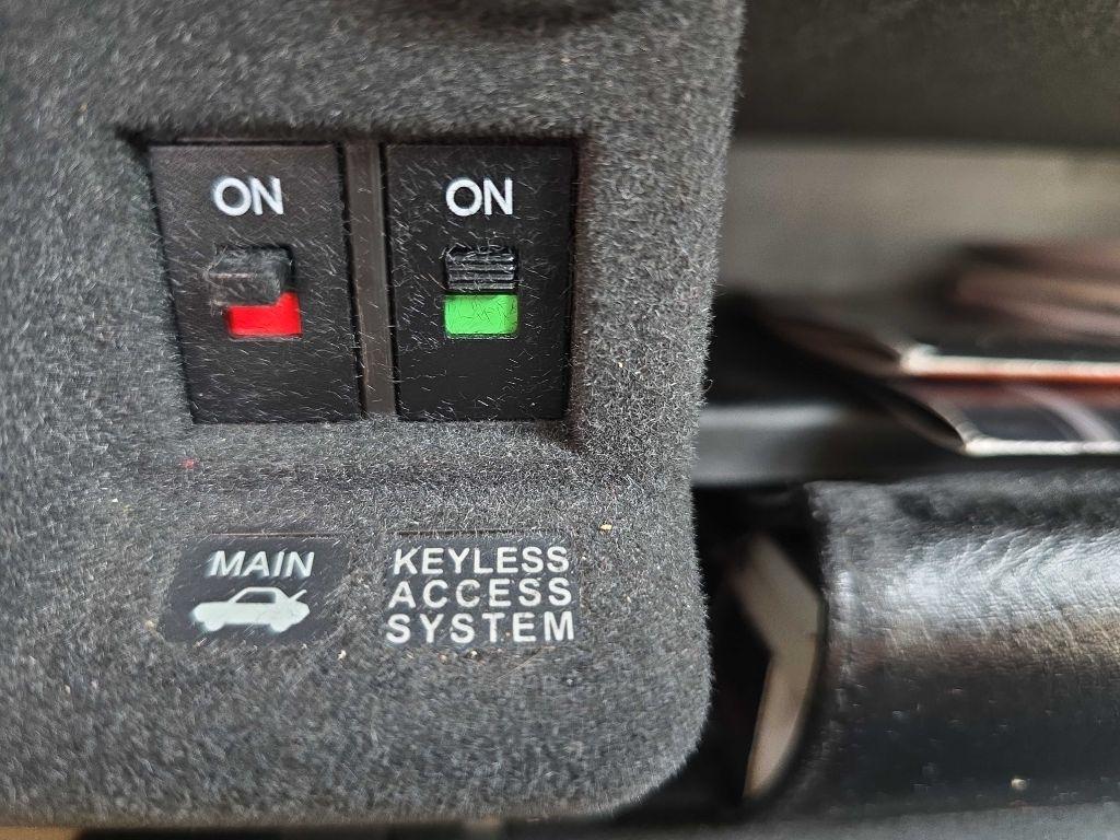 Acura TL 6-Speed AT with Tech Package 2010