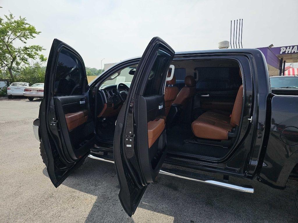 Toyota Tundra 4WD Truck CrewMax 5.7L FFV V8 6-Spd AT Platinum (Natl) 2013