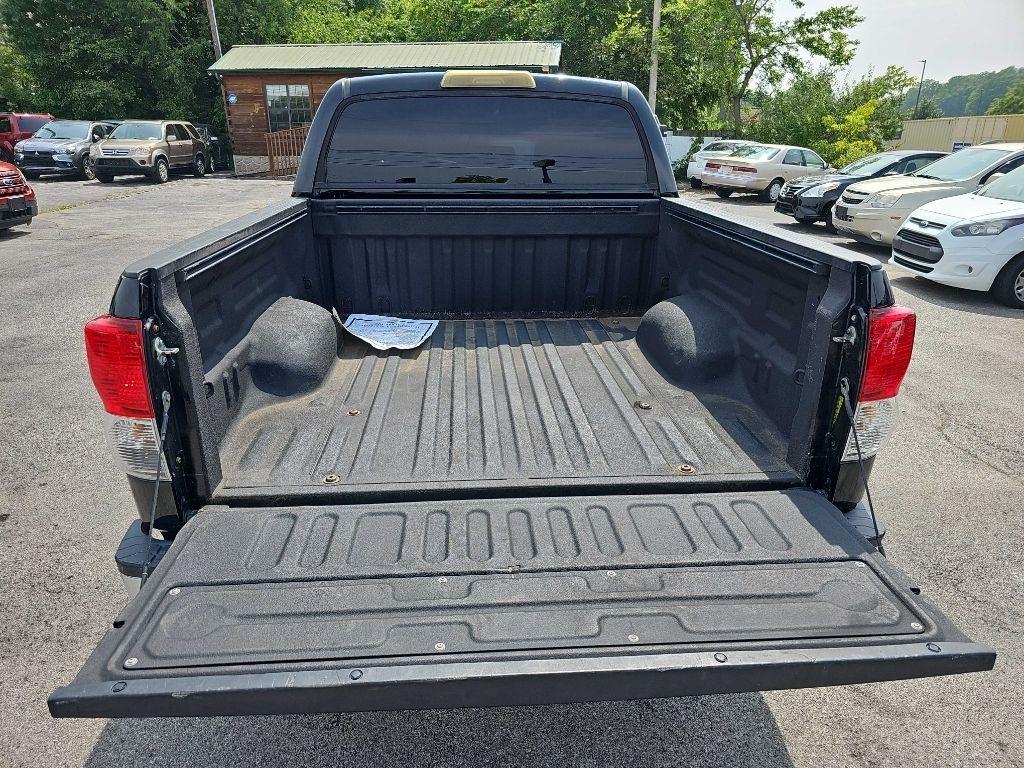 Toyota Tundra 4WD Truck CrewMax 5.7L FFV V8 6-Spd AT Platinum (Natl) 2013