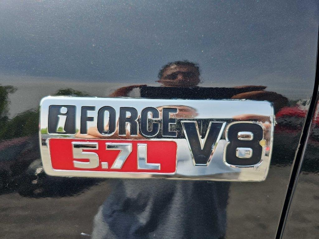 Toyota Tundra 4WD Truck CrewMax 5.7L FFV V8 6-Spd AT Platinum (Natl) 2013