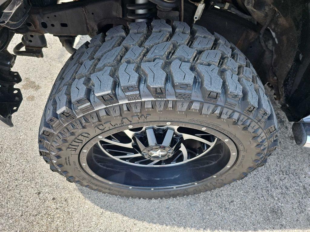 Toyota Tundra 4WD Truck CrewMax 5.7L FFV V8 6-Spd AT Platinum (Natl) 2013