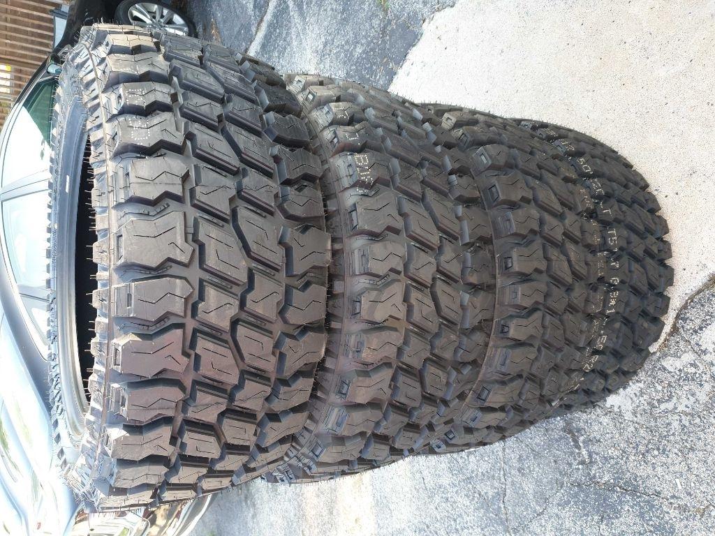 Toyota Tundra 4WD Truck CrewMax 5.7L FFV V8 6-Spd AT Platinum (Natl) 2013