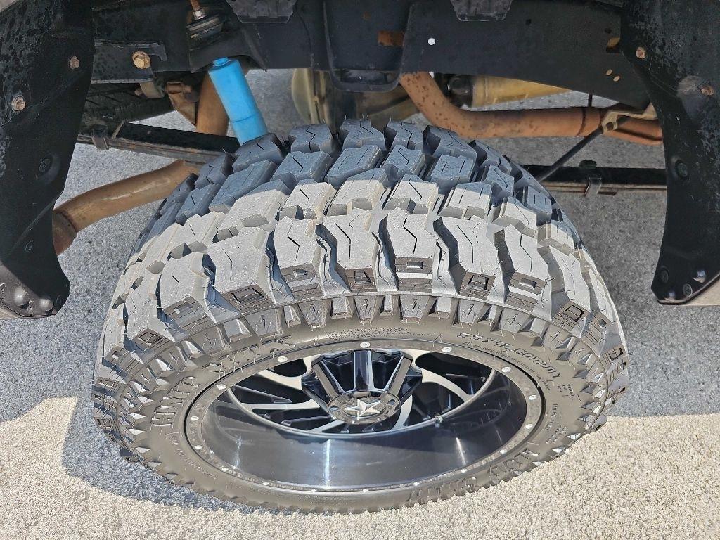 Toyota Tundra 4WD Truck CrewMax 5.7L FFV V8 6-Spd AT Platinum (Natl) 2013