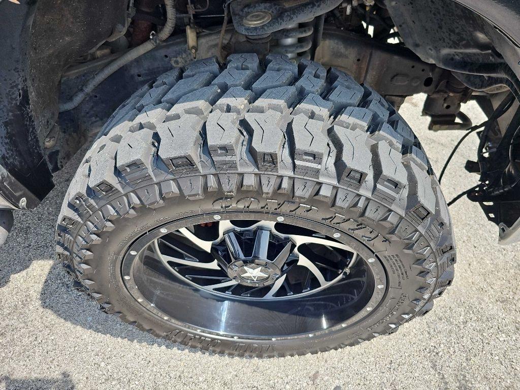 Toyota Tundra 4WD Truck CrewMax 5.7L FFV V8 6-Spd AT Platinum (Natl) 2013