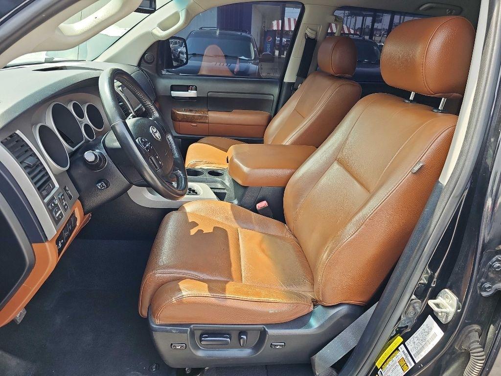 Toyota Tundra 4WD Truck CrewMax 5.7L FFV V8 6-Spd AT Platinum (Natl) 2013