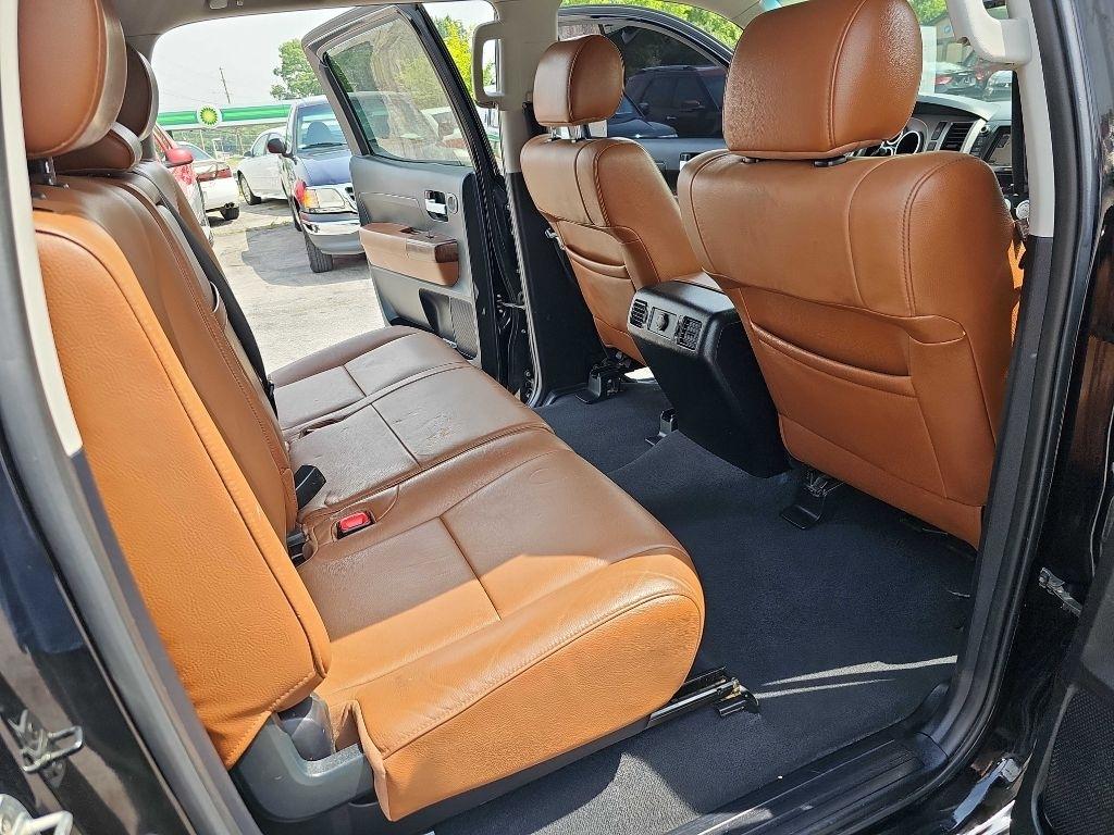 Toyota Tundra 4WD Truck CrewMax 5.7L FFV V8 6-Spd AT Platinum (Natl) 2013