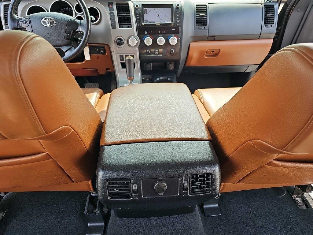 Toyota Tundra 4WD Truck CrewMax 5.7L FFV V8 6-Spd AT Platinum (Natl) 2013