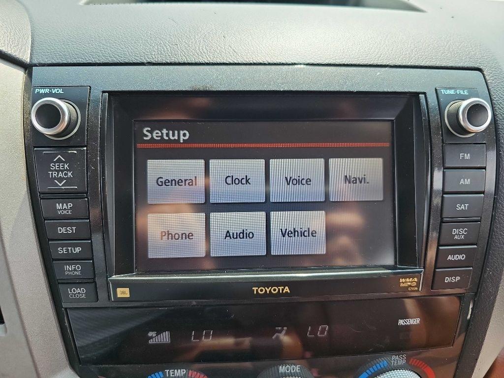 Toyota Tundra 4WD Truck CrewMax 5.7L FFV V8 6-Spd AT Platinum (Natl) 2013