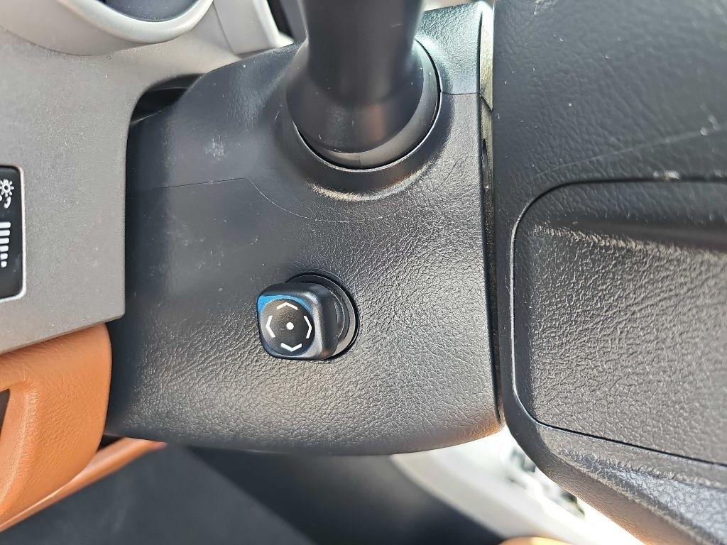 Toyota Tundra 4WD Truck CrewMax 5.7L FFV V8 6-Spd AT Platinum (Natl) 2013