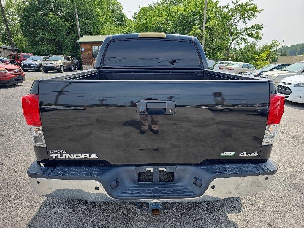 Toyota Tundra 4WD Truck CrewMax 5.7L FFV V8 6-Spd AT Platinum (Natl) 2013