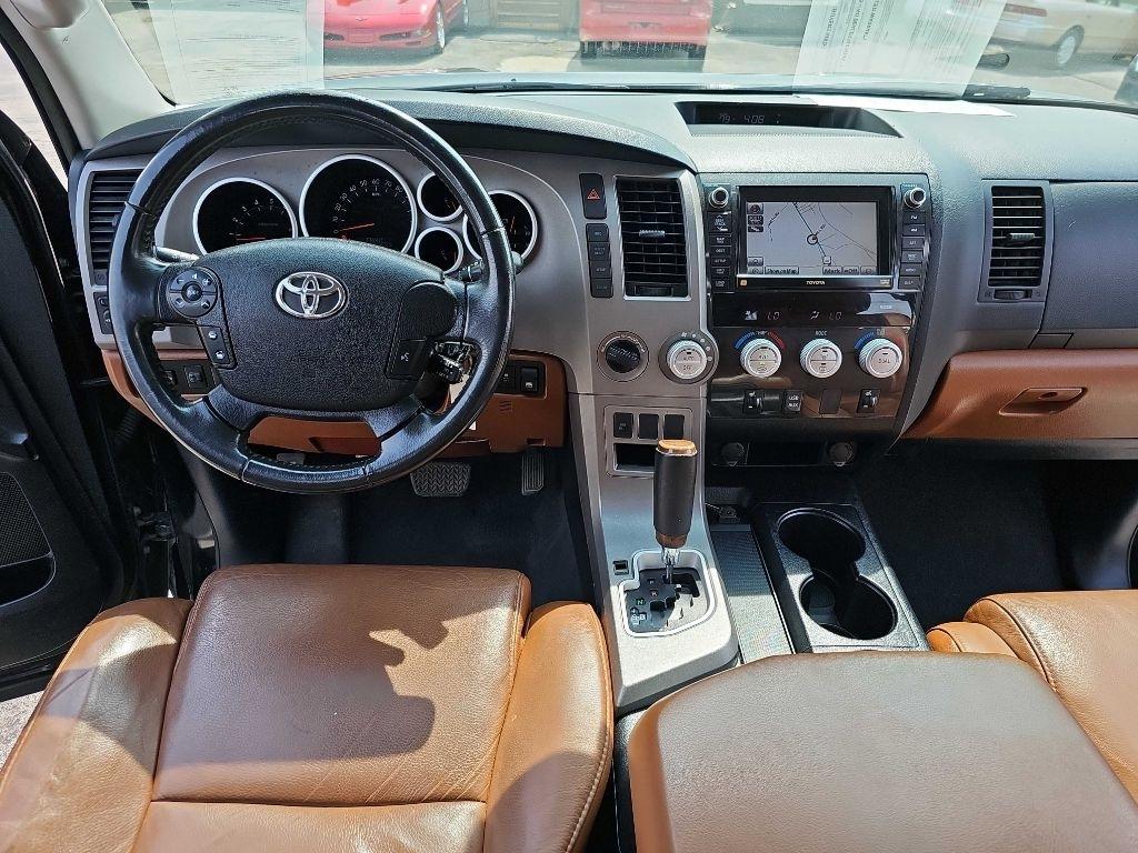 Toyota Tundra 4WD Truck CrewMax 5.7L FFV V8 6-Spd AT Platinum (Natl) 2013