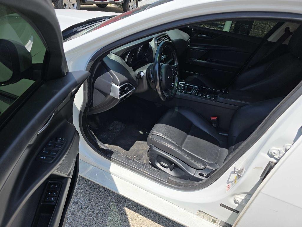 Jaguar XE 35t Premium AWD 2017