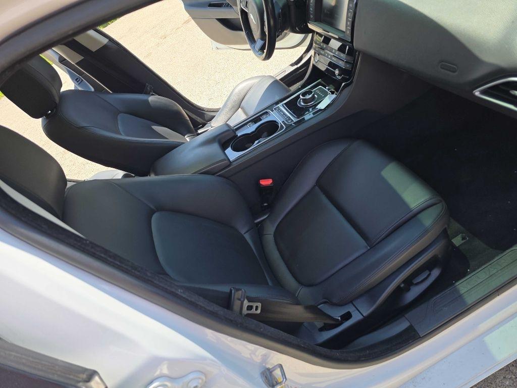 Jaguar XE 35t Premium AWD 2017
