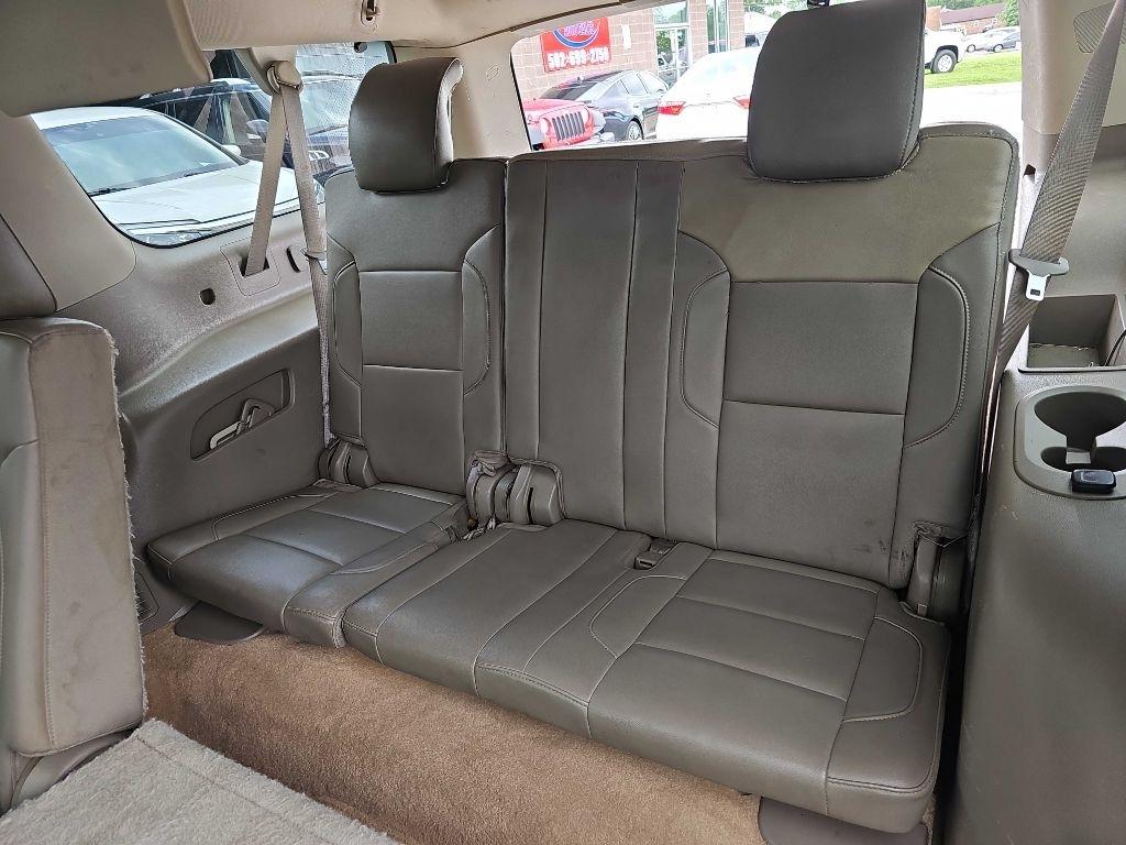 Chevrolet Suburban 4WD 4dr LT 2015