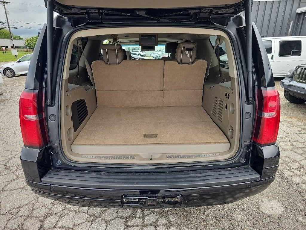 Chevrolet Suburban 4WD 4dr LT 2015