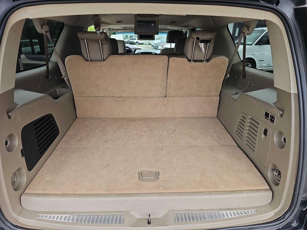 Chevrolet Suburban 4WD 4dr LT 2015