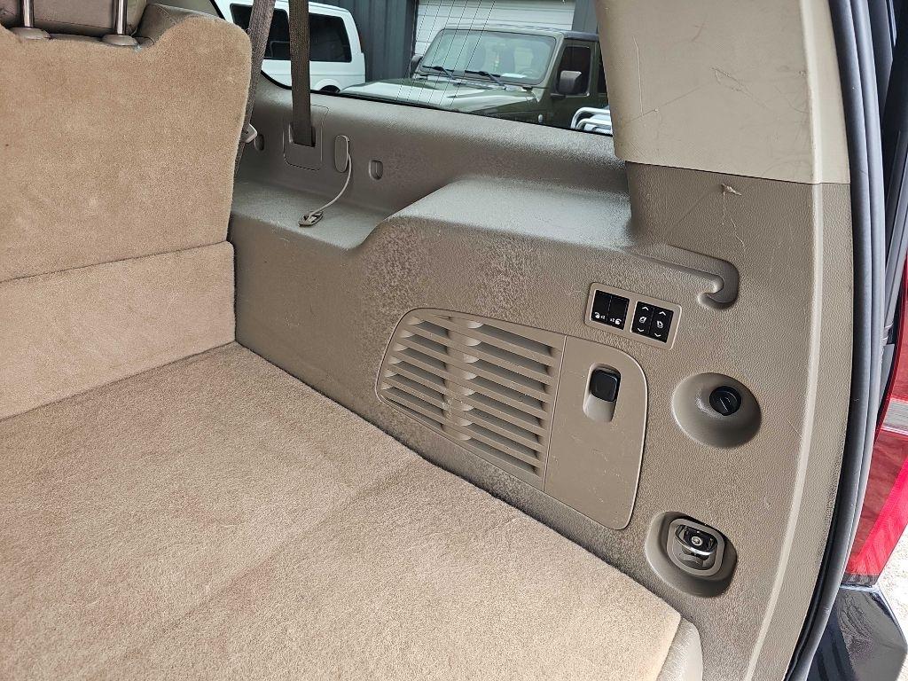 Chevrolet Suburban 4WD 4dr LT 2015