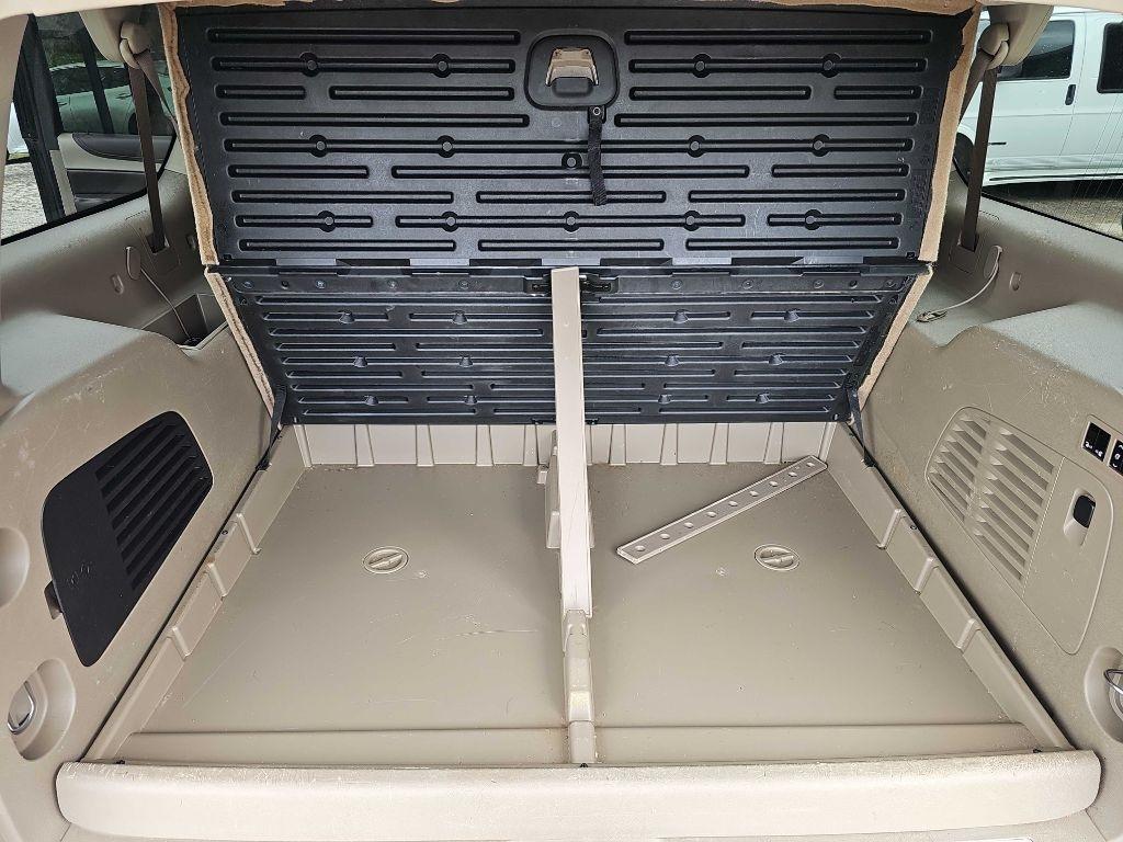 Chevrolet Suburban 4WD 4dr LT 2015