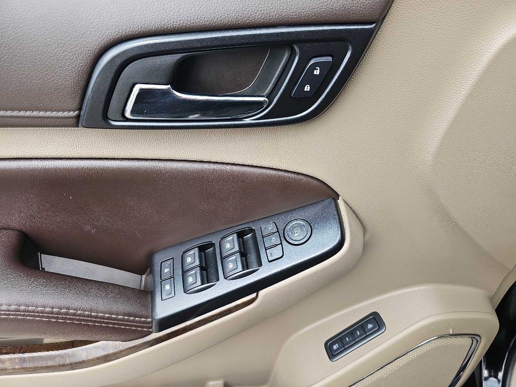 Chevrolet Suburban 4WD 4dr LT 2015