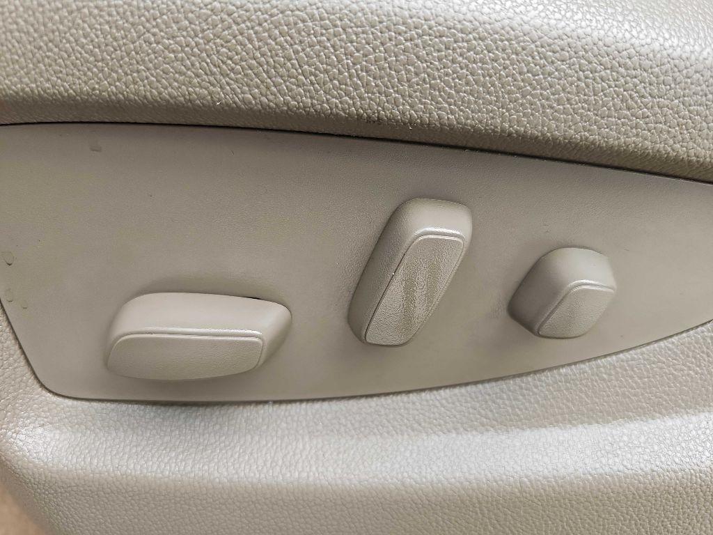 Chevrolet Suburban 4WD 4dr LT 2015